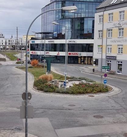Nina Apartment Wiener Neustadt Exteriör bild