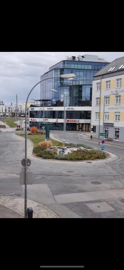 Nina Apartment Wiener Neustadt Exteriör bild